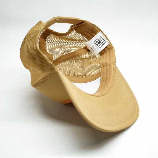 Trucker Cap, MEGA 2x2 Schwarz-Weiss bestickter Patch auf Walnut